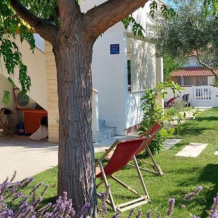 Apartman Raus Sabunike Привлака Экстерьер фото