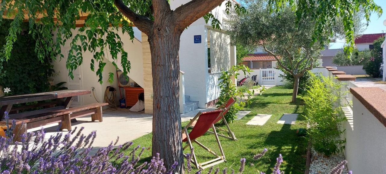 Apartman Raus Sabunike Привлака Экстерьер фото