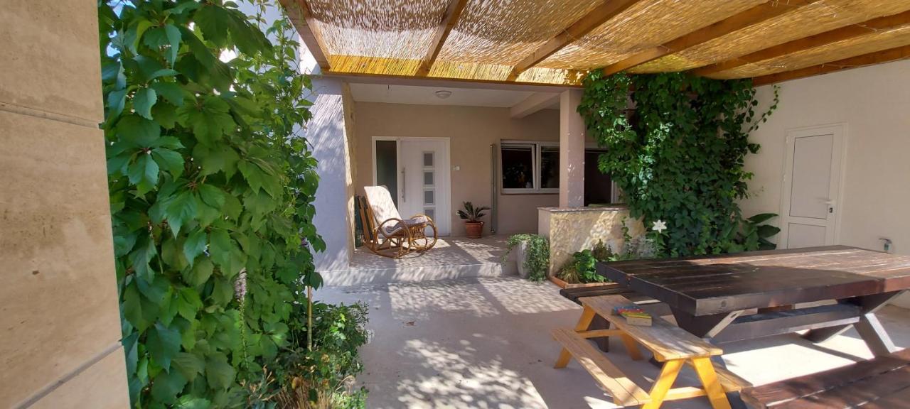 Apartman Raus Sabunike Привлака Экстерьер фото