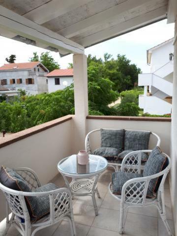 Apartman Raus Sabunike Привлака Экстерьер фото