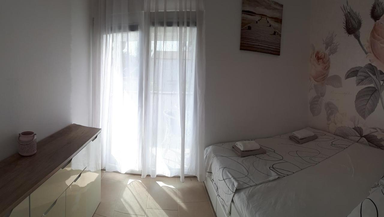 Apartman Raus Sabunike Привлака Экстерьер фото